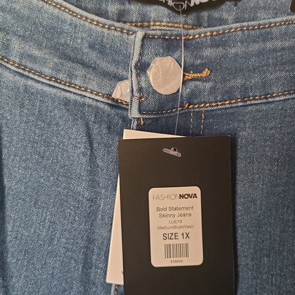 SZ 1X FASHION NOVA JEANS NWT - Picture 2 of 3